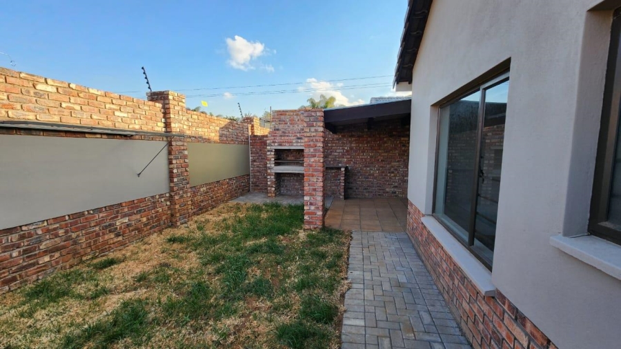 3 Bedroom Property for Sale in Waterval East North West